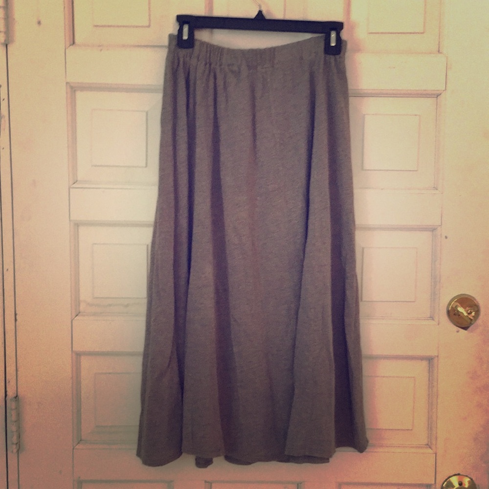 Lightweight grey flared linen knit skirt